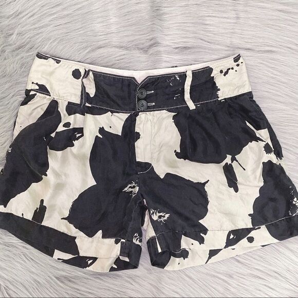 🚨 Club Monaco 100% Silk Shorts - Picture 1 of 6
